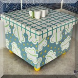 D115. Painted decorative box.
